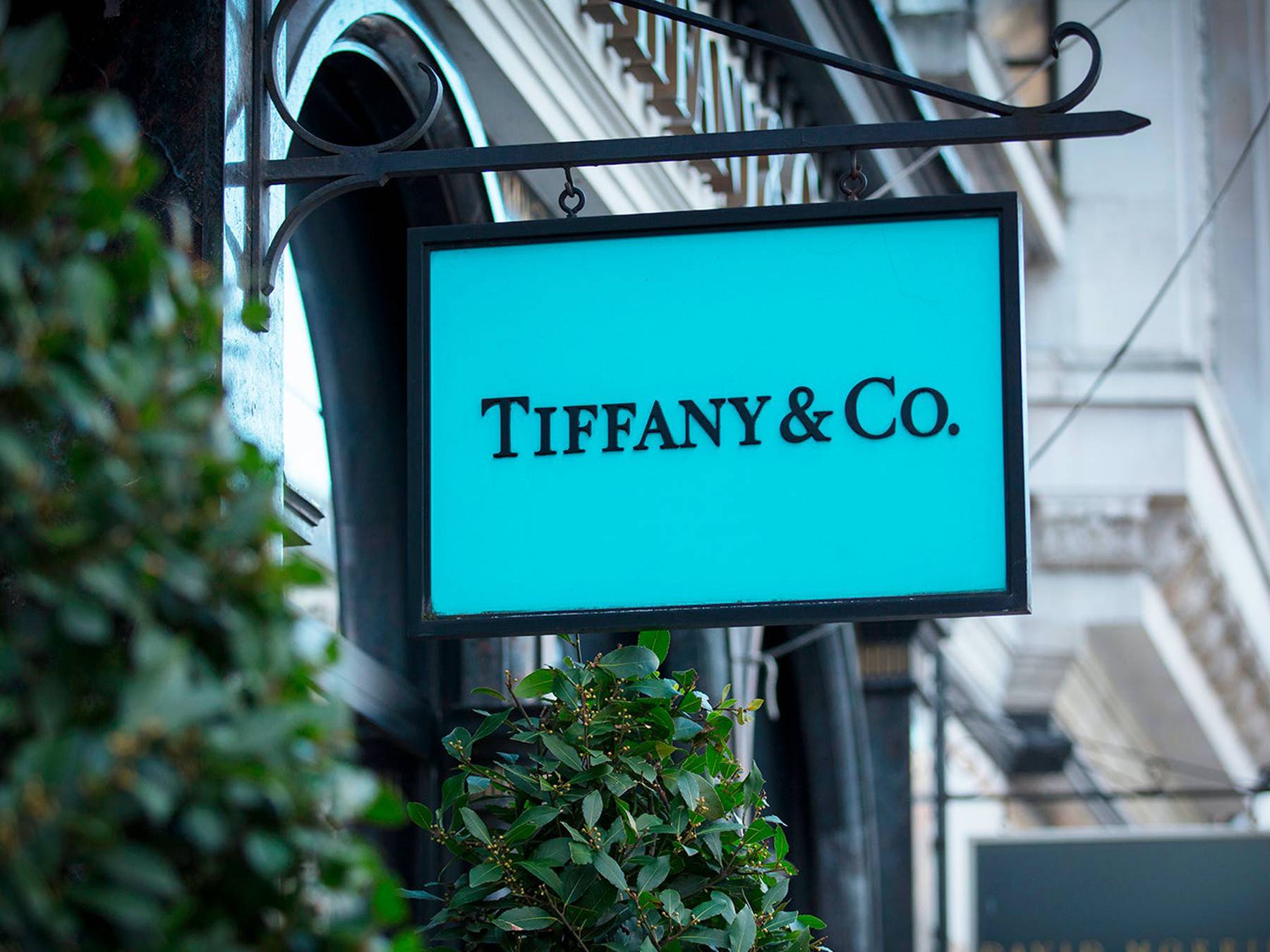 Bernard Arnault's LVMH Group Confirms 'Discussions' With Tiffany Over $14.5  Billion Takeover Bid