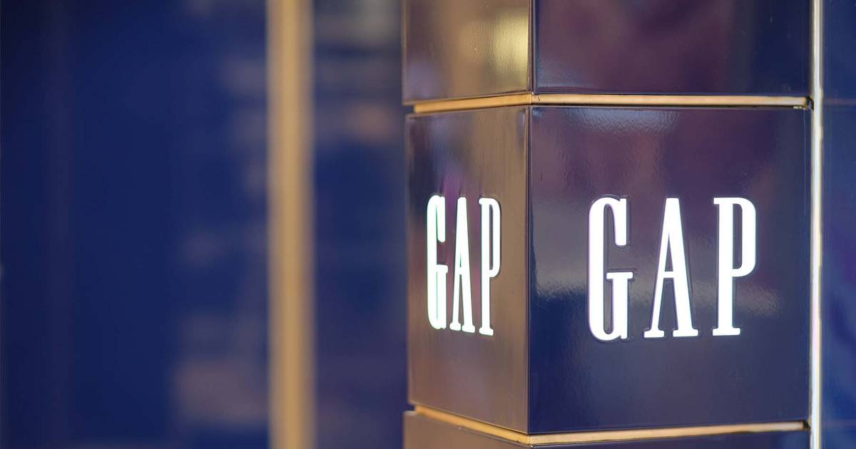 Express, Gap Stores Glutted With Prior Seasons’ Goods