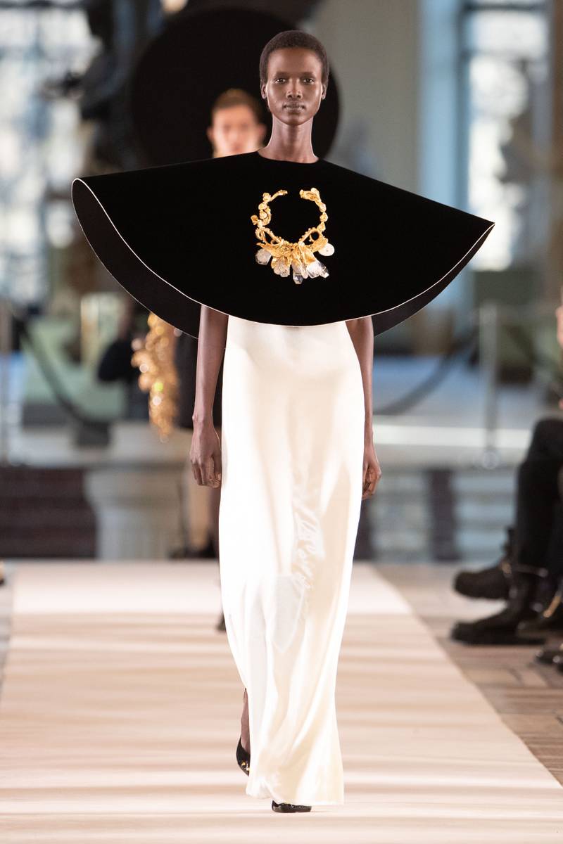 Schiaparelli Spring/Summer 2022 Haute Couture look 6.