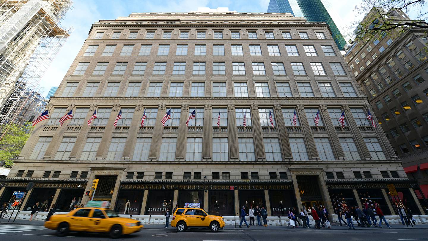 The Saks Fifth Avenue flagship in New York. Shutterstock.