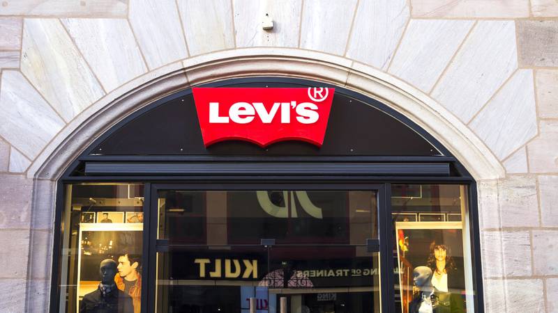 Levi Strauss Falls, Profit Declines as Company Spends to Grow