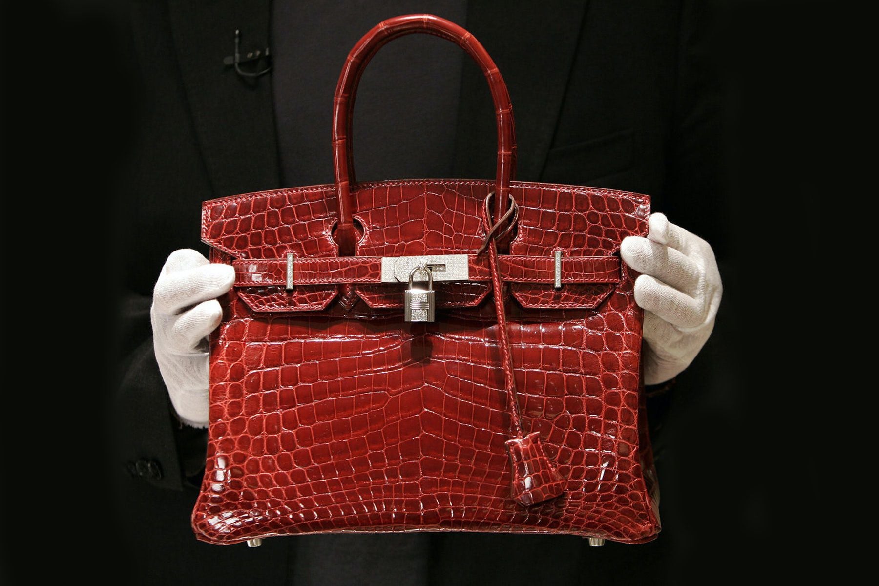 Hermès Can Surpass Vuitton as Luxury’s Biggest Brand, Citi Says