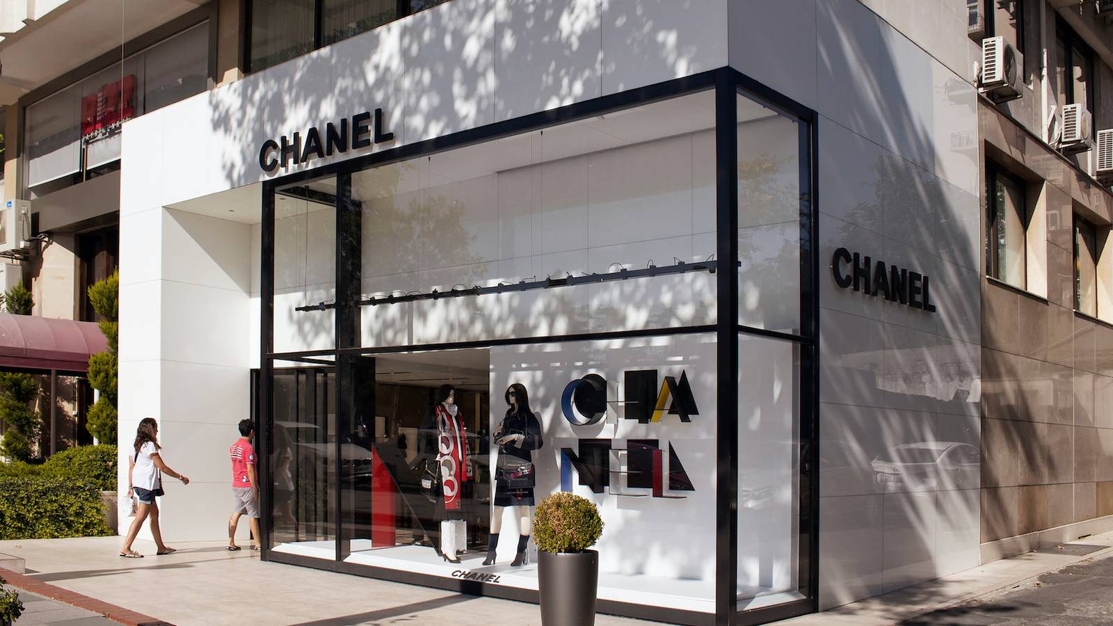 With Eyes London, Chanel Ltd. Closes New York Headquarters | BoF