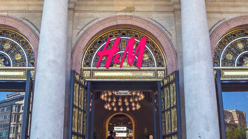 H&M Prepares Debut Bond Issue as Pandemic Hammers Retailers