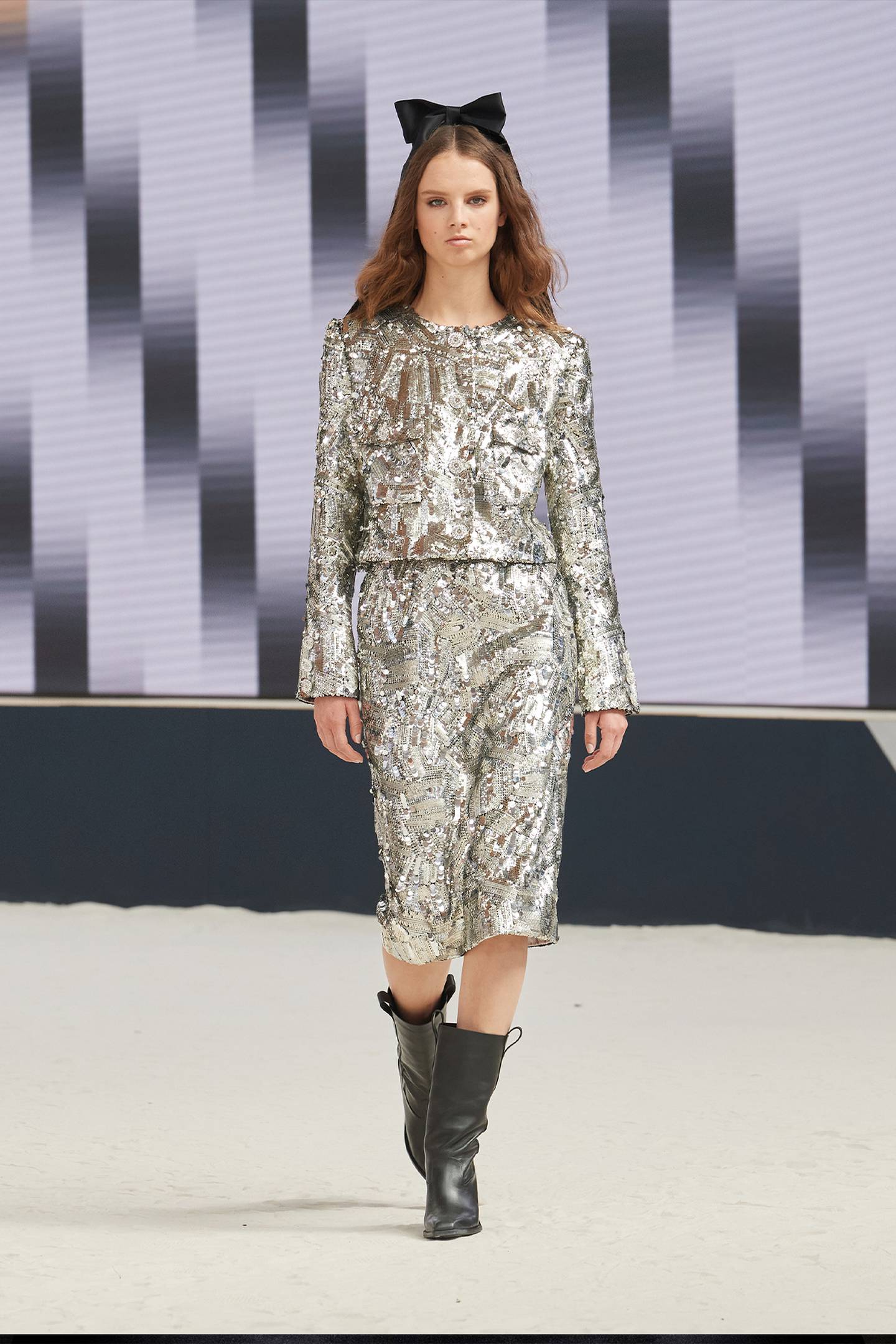 Chanel Autumn/Winter 2022 Haute Couture look 26.