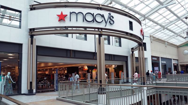 America’s Retailers Return to Lure Virus-Weary Shoppers to Malls