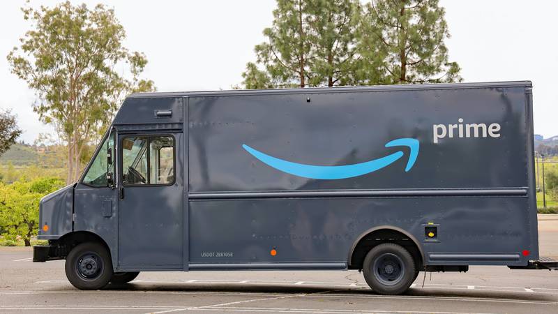 Amazon Set To Hire 100,000 More Workers Amid Rise in Online Shopping