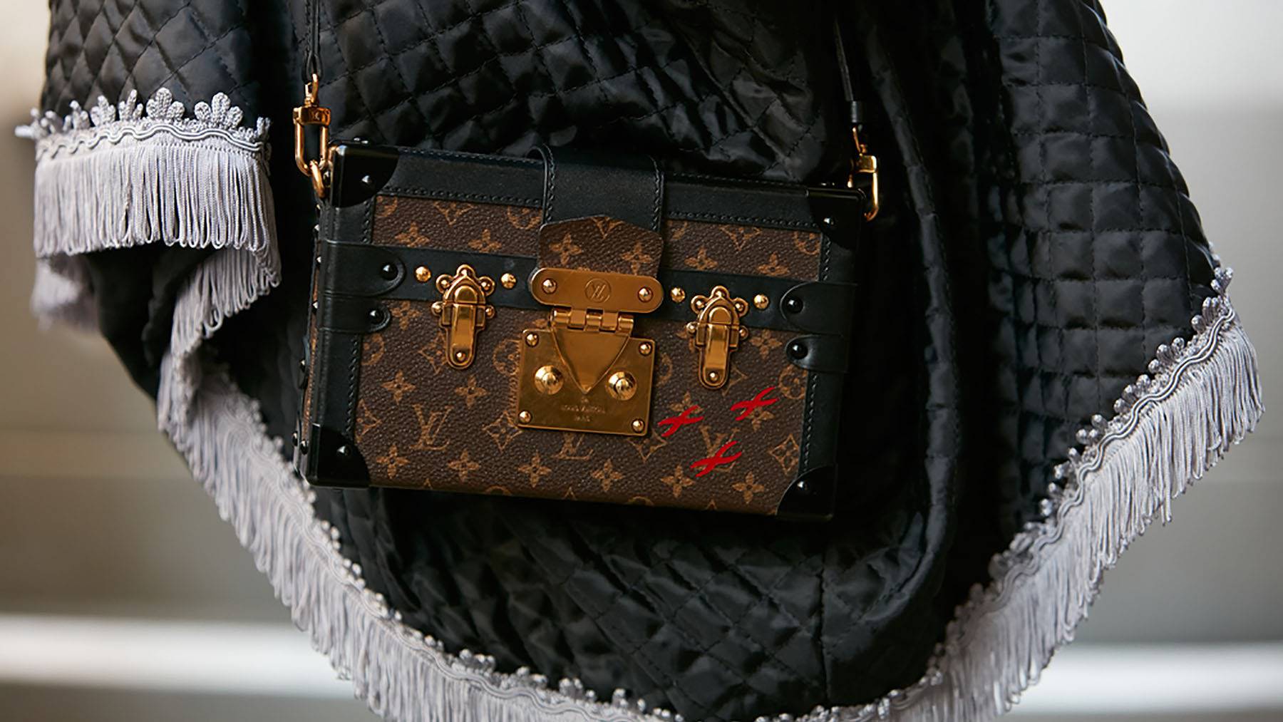 Louis Vuitton 'Petite Malle' bag.