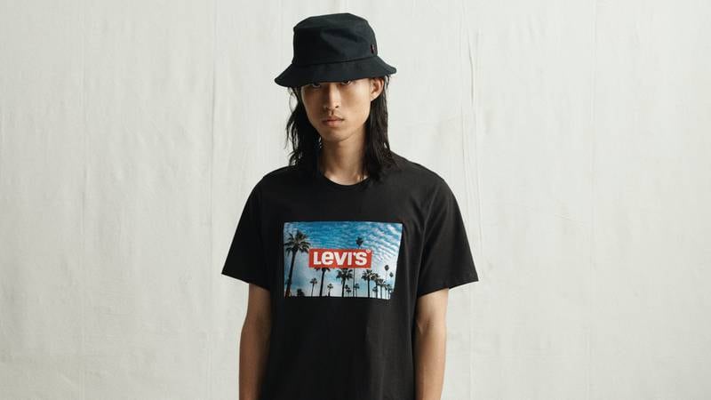 How Levi's Sells a Logo Tee a Second