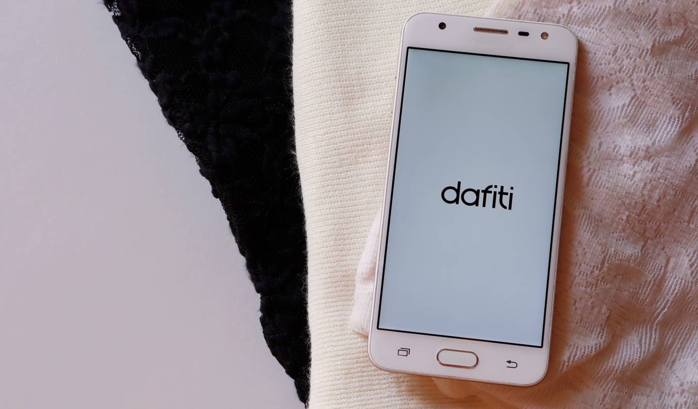 Brazilian fashion company Dafiti app. Shutterstock.
