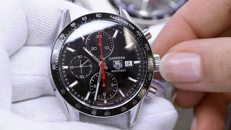 TAG Heuer Sees Higher Sales on New Smartwatch, China