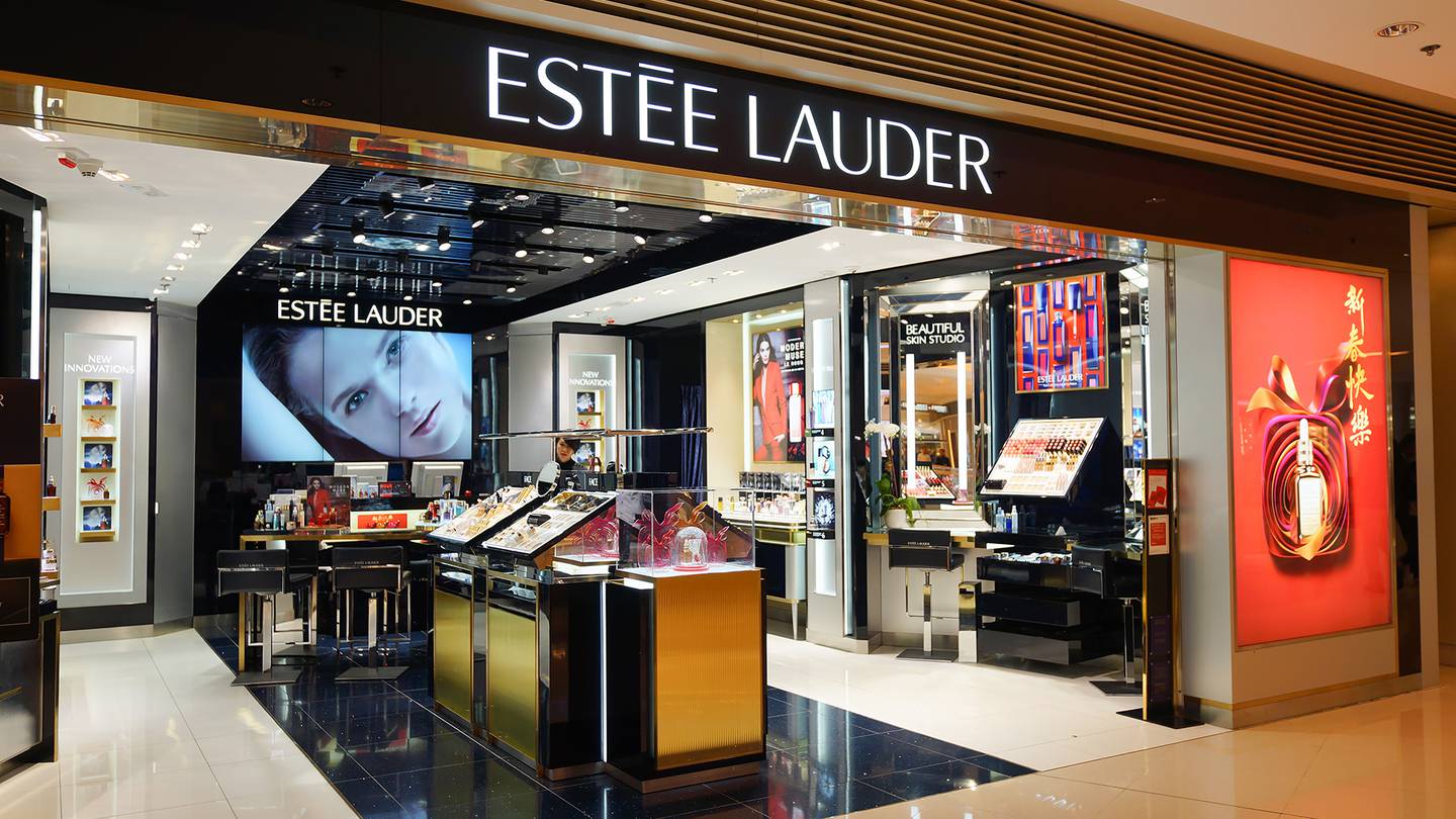 A slew of Wall Street analysts have downgraded Estée Lauder Cos. ahead of the beauty company’s quarterly earnings report.