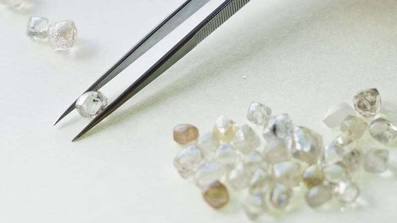 De Beers Diamond Sales Fall 39 Percent in a Year