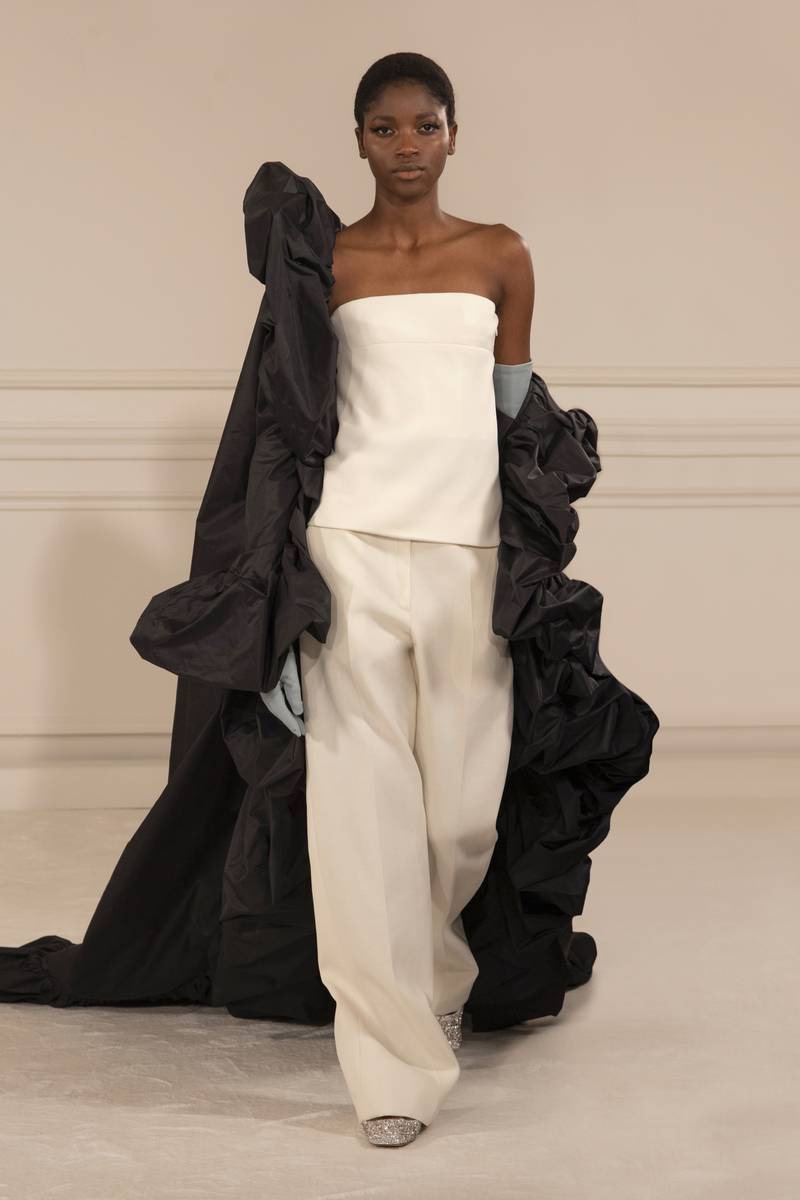 Valentino Spring/Summer 2022 Haute Couture look 2.