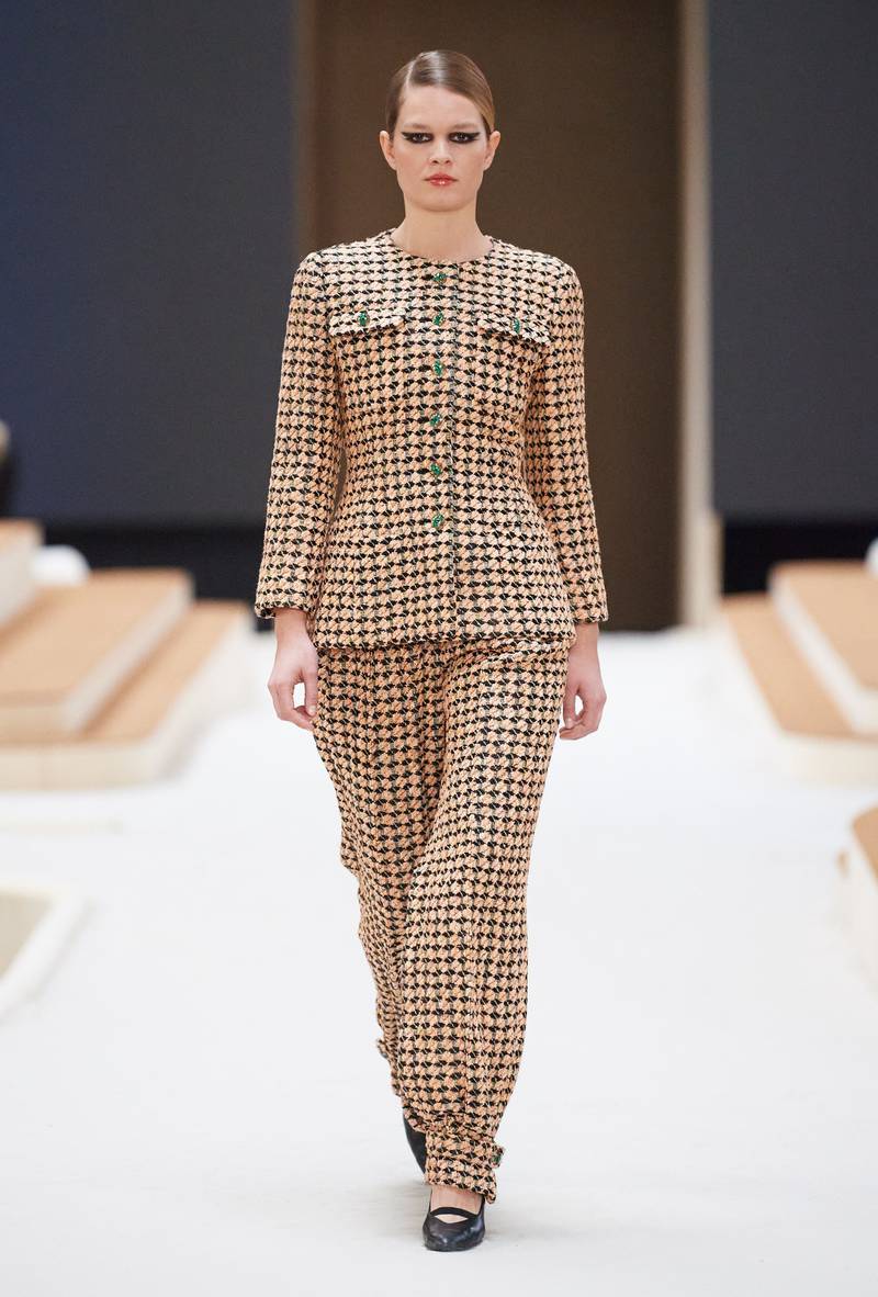 Chanel Spring/Summer 2022 Haute Couture look 3.