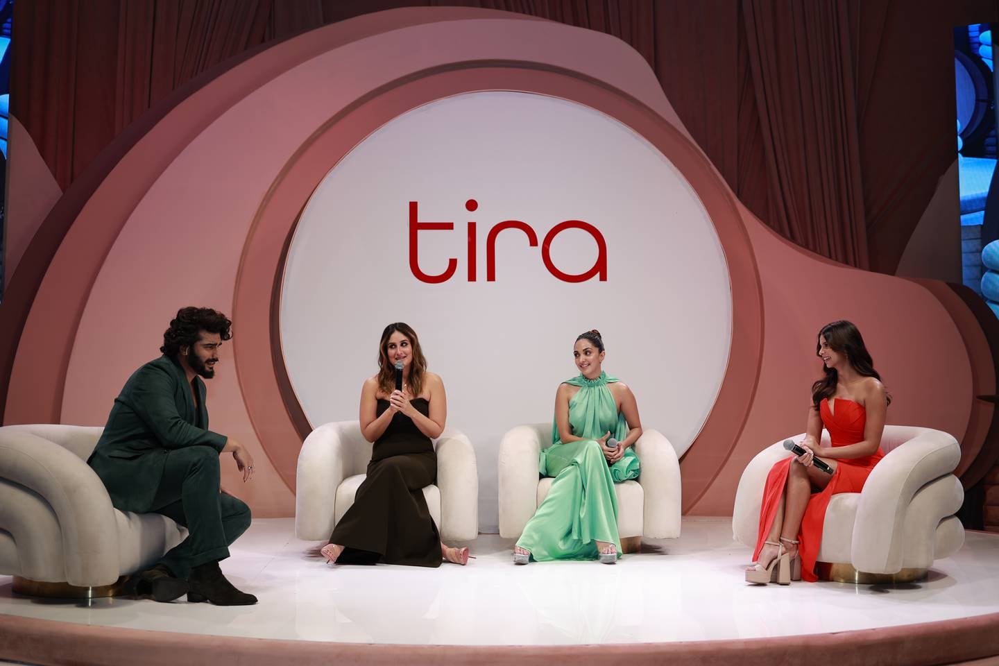 Actor Arjun Kapoor in conversation with Kareena Kapoor Khan, Kiara Advani, and Suhana Khan at Reliance Retail's launch of its Tira campaign event.