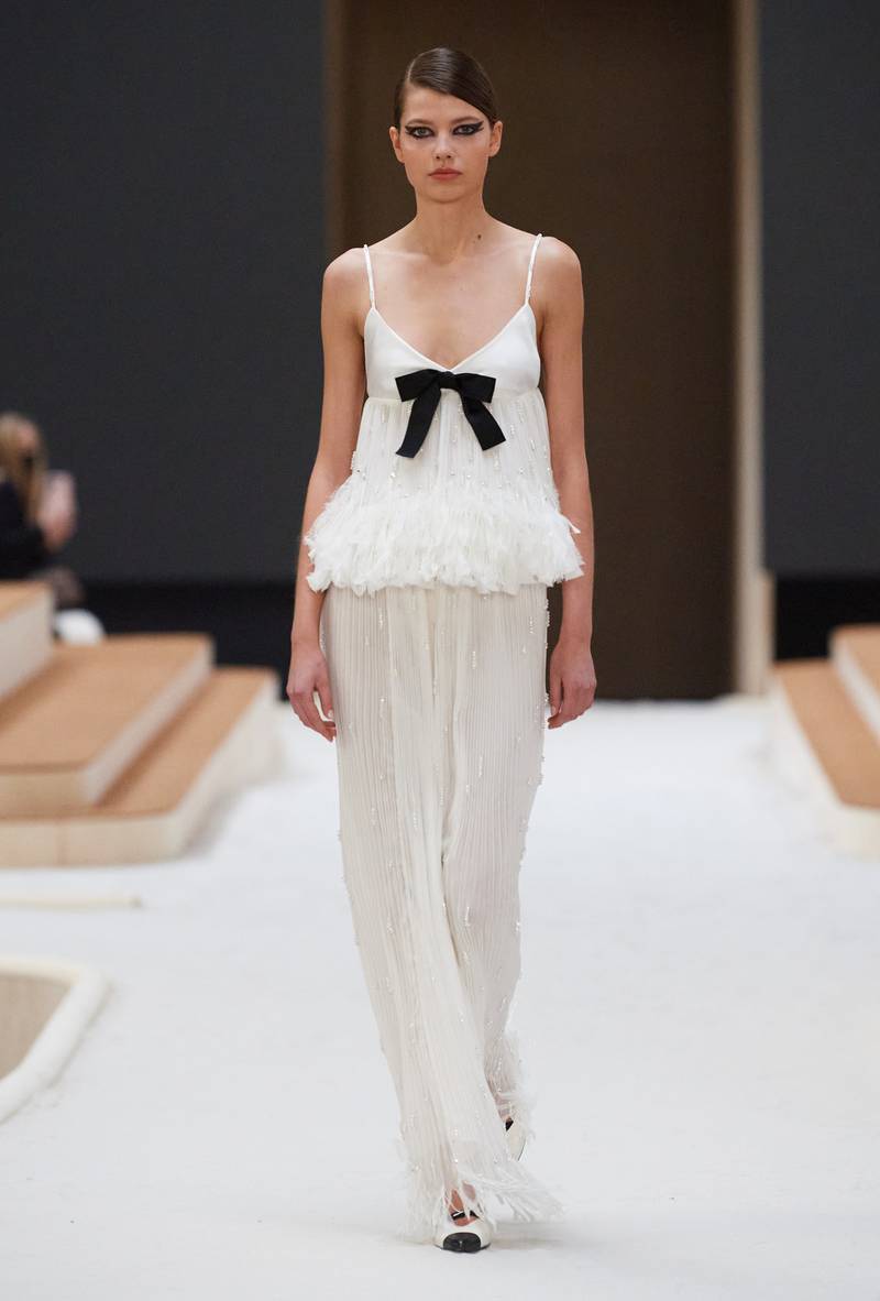 Chanel Spring/Summer 2022 Haute Couture look 44.