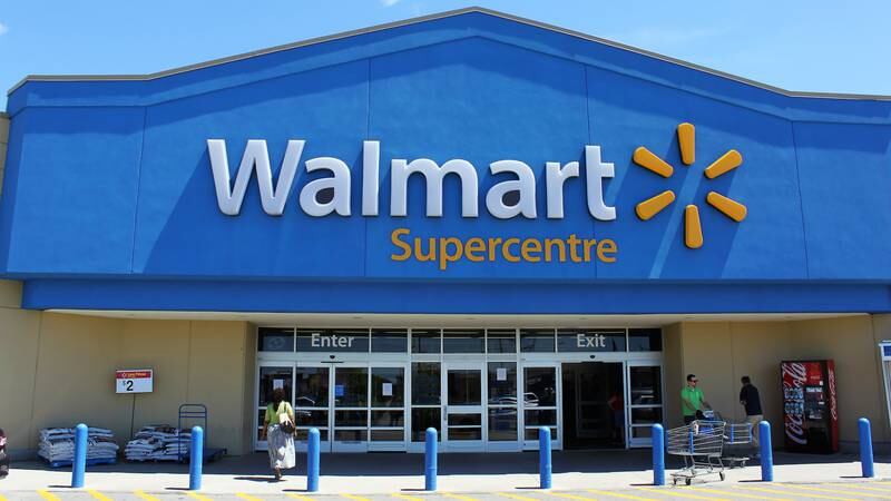 Wal-Mart Gives Tepid Outlook as Competition Mounts