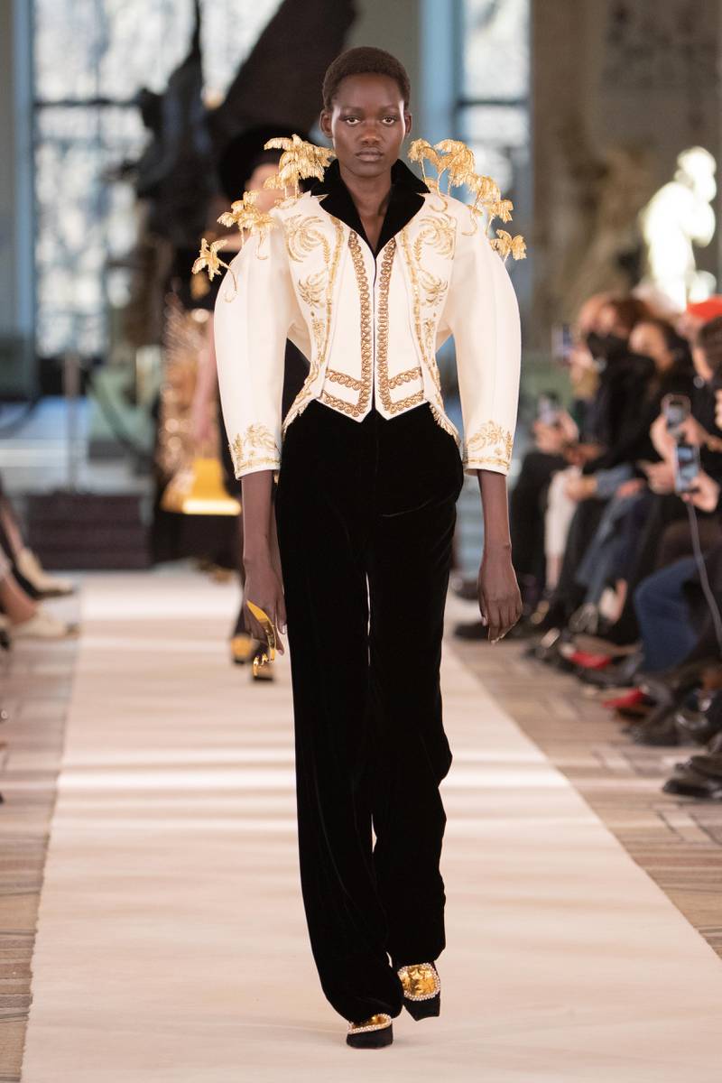 Schiaparelli Spring/Summer 2022 Haute Couture look 8.