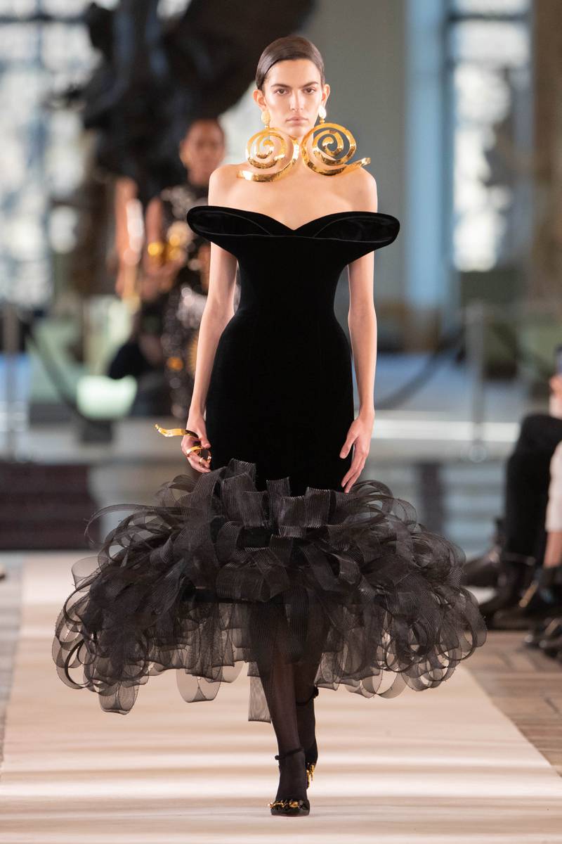Schiaparelli Spring/Summer 2022 Haute Couture look 25.
