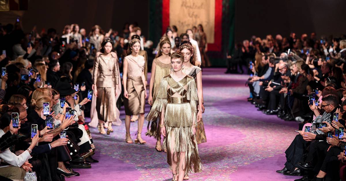 Dior Revives Fashion Shows | BoF