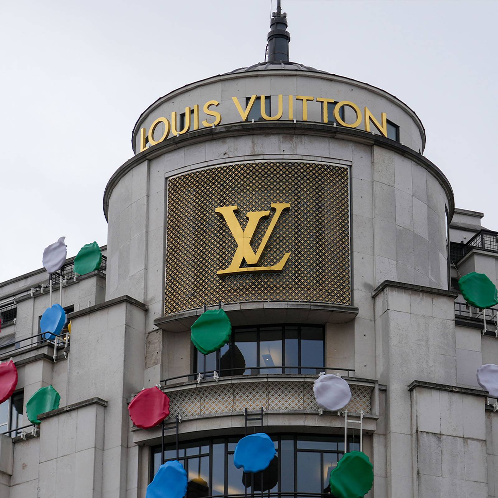 Paris, France, Crowd Outside, Louis Vuitton, LVMH Luxury Clothing