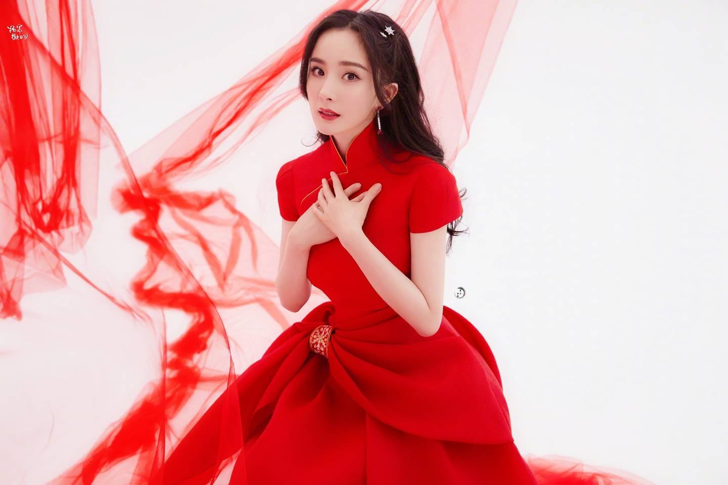 Actress Yang Mi in bespoke Guo Pei for the Spring Festival Gala 2021. Guo Pei.