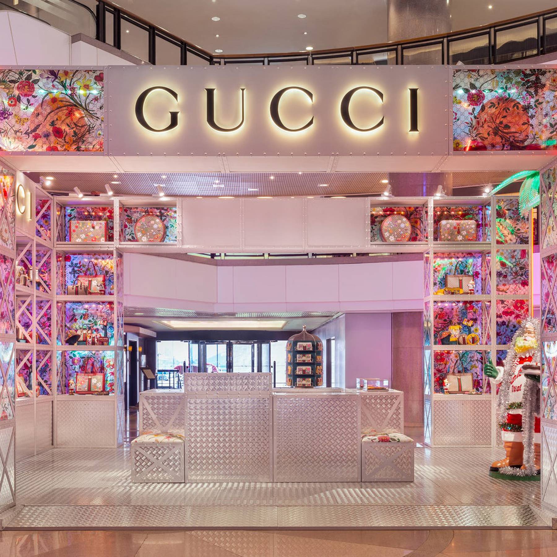 What It's Like to Buy Gucci Bag in Milan, Italy - Shopping Experience 
