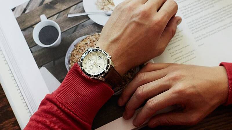 Fossil Soars as Wearables, E-Commerce Fuels Sales