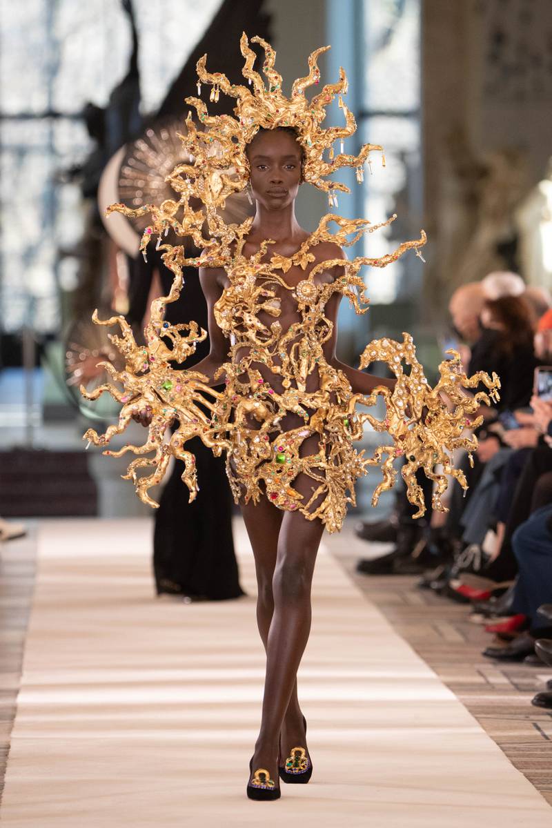 Schiaparelli Spring/Summer 2022 Haute Couture look 29.