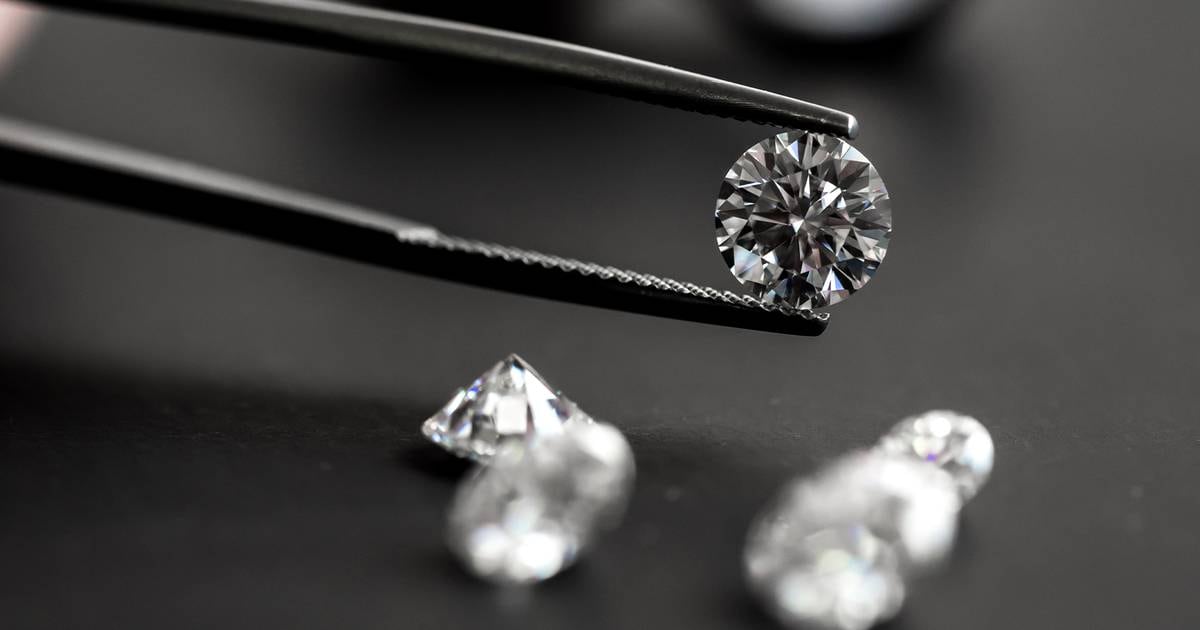 Signet Hits Diamond Trade With Refusal to Buy Russian Gems