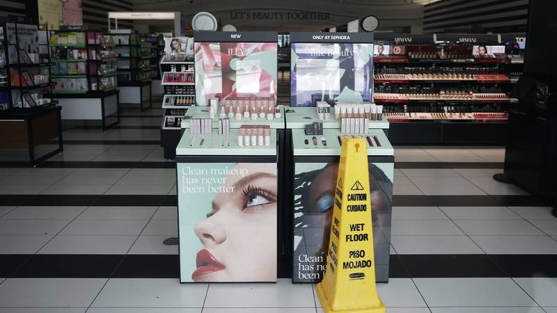 Why Beauty Brands Need to Step Up Their E-Commerce Game. Now.