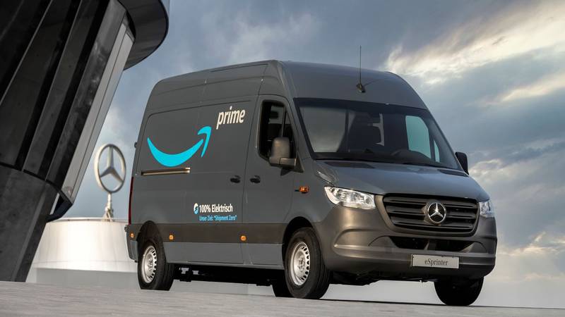 Amazon Buys 1,800 Electric Vans in Latest Green Effort