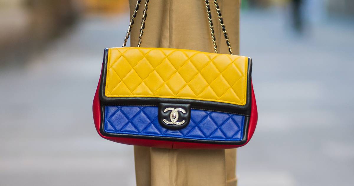 Russian Celebrities and Influencers Destroy Chanel Bags in Protest of ‘Russophobia’