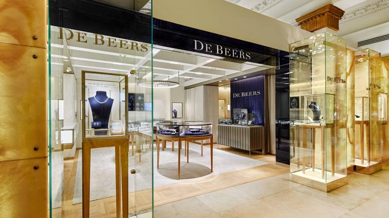 De Beers Allows Customers to Reject Small Diamonds to Appease Surplus Crisis