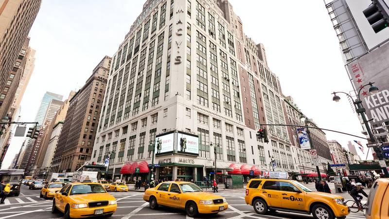 Manhattan Retail Rents Extend Slide, Showing Covid’s Full Impact