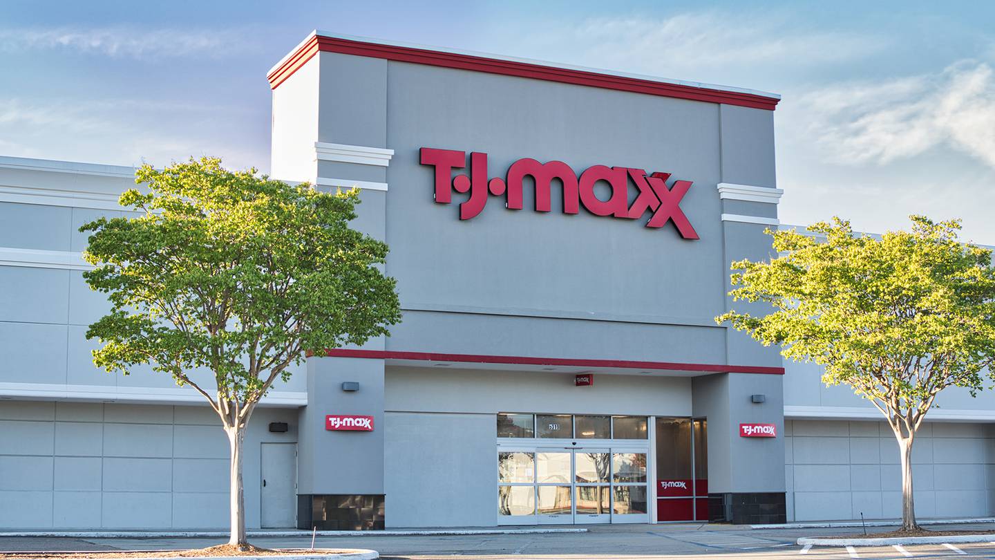 While the rest of fashion contends with uneven demand, off-price chains like T.J. Maxx and Ross Stores have proved to be a bright spot.