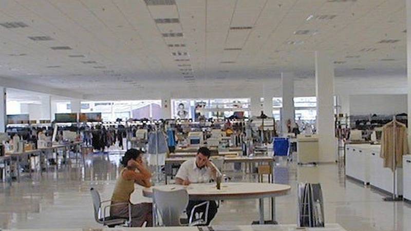 A Spain Loosens Lockdown, Inditex Slowly Sends Employees Back to Work