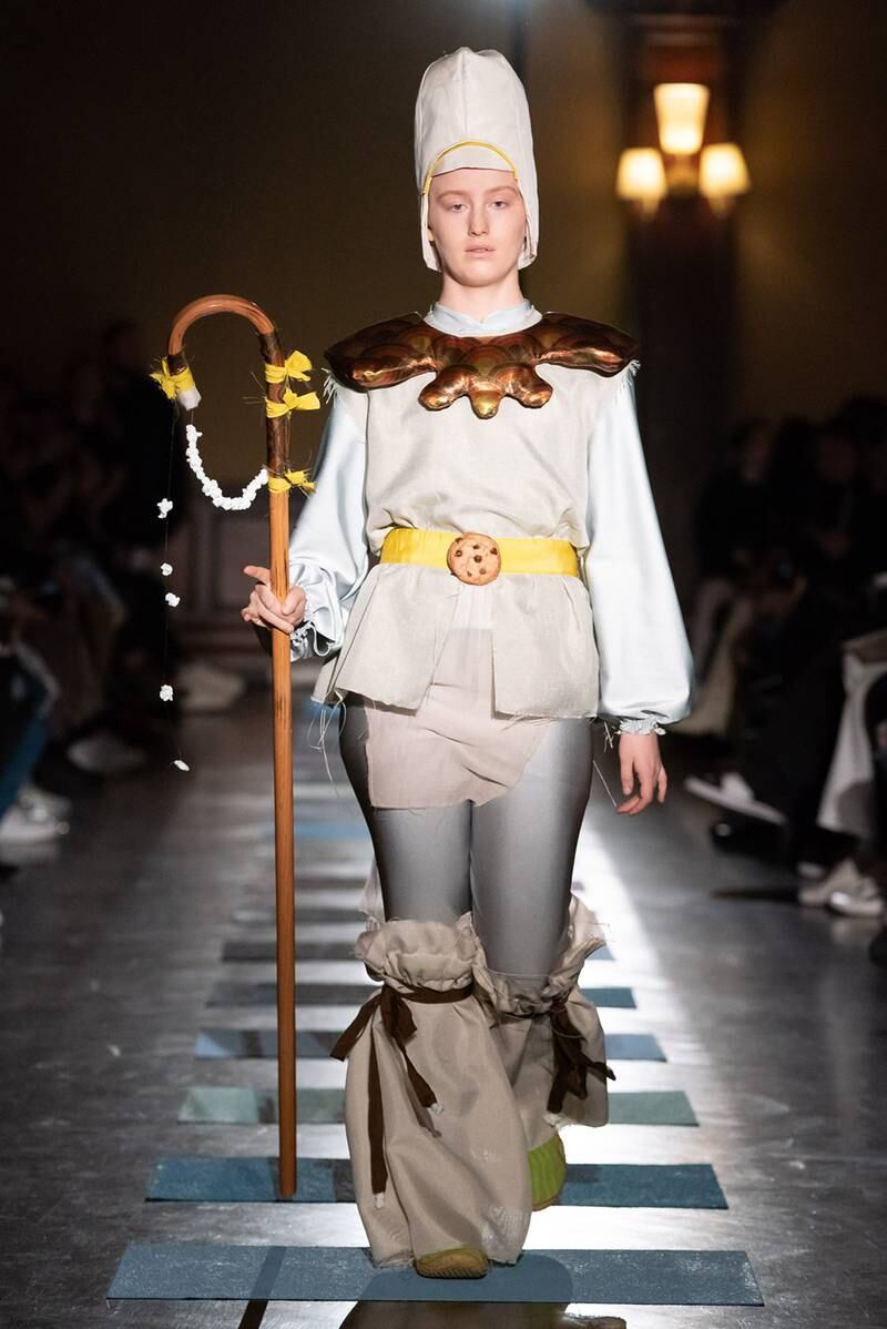 A look from Puppets and Puppets Autumn/Winter 2020 runway.