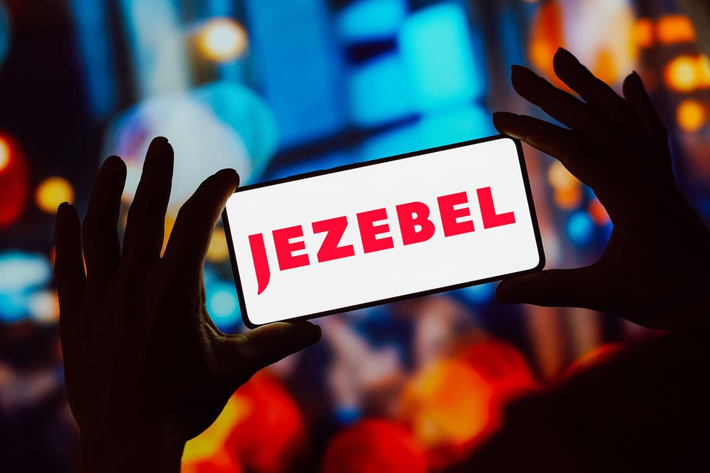 BRAZIL - 2023/11/09: In this photo illustration, the Jezebel logo is displayed on a smartphone screen. (Photo Illustration by Rafael Henrique/SOPA Images/LightRocket via Getty Images)