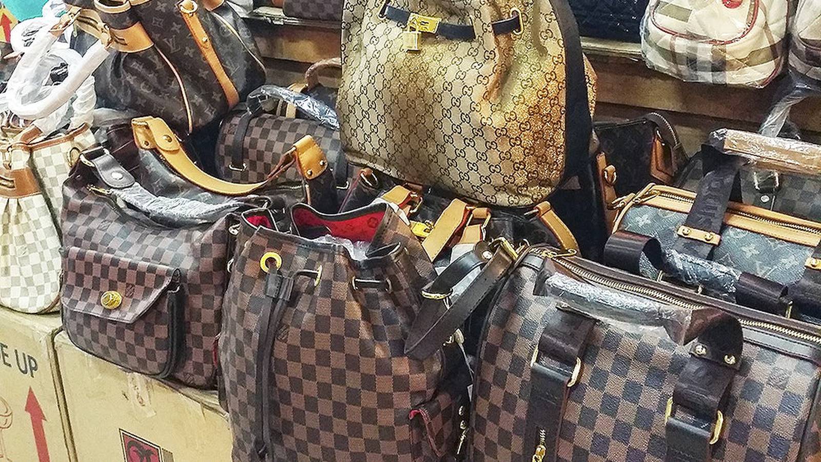 mix lots of Louis Vuitton Chanel Gucci Mer￼