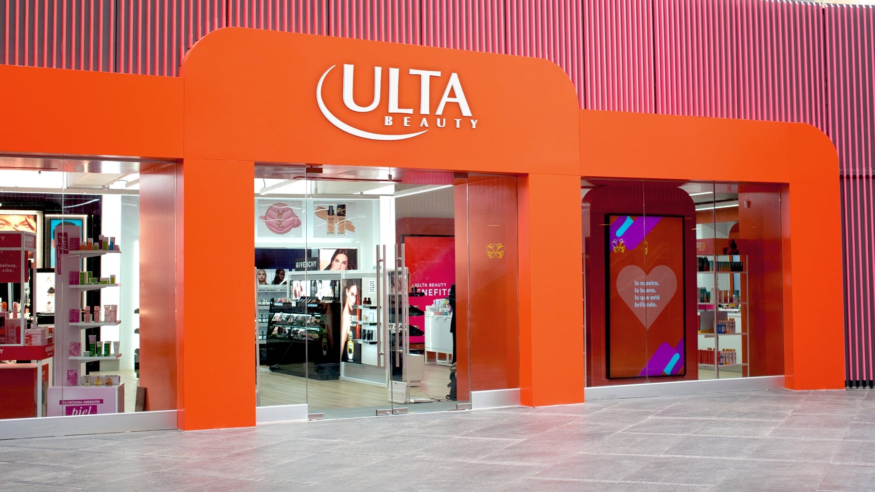Ulta Beauty Raises Annual Profit Forecast on Higher-Priced Product Demand