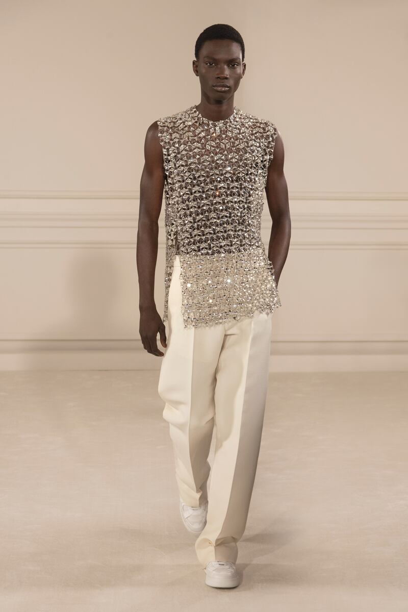 Valentino Spring/Summer 2022 Haute Couture look 15.