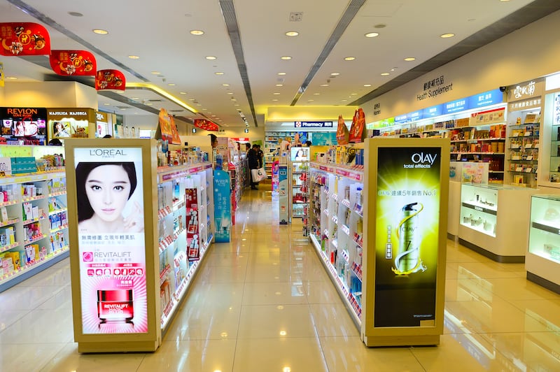 A beauty store in a Chinese shopping mall. Shutterstock.