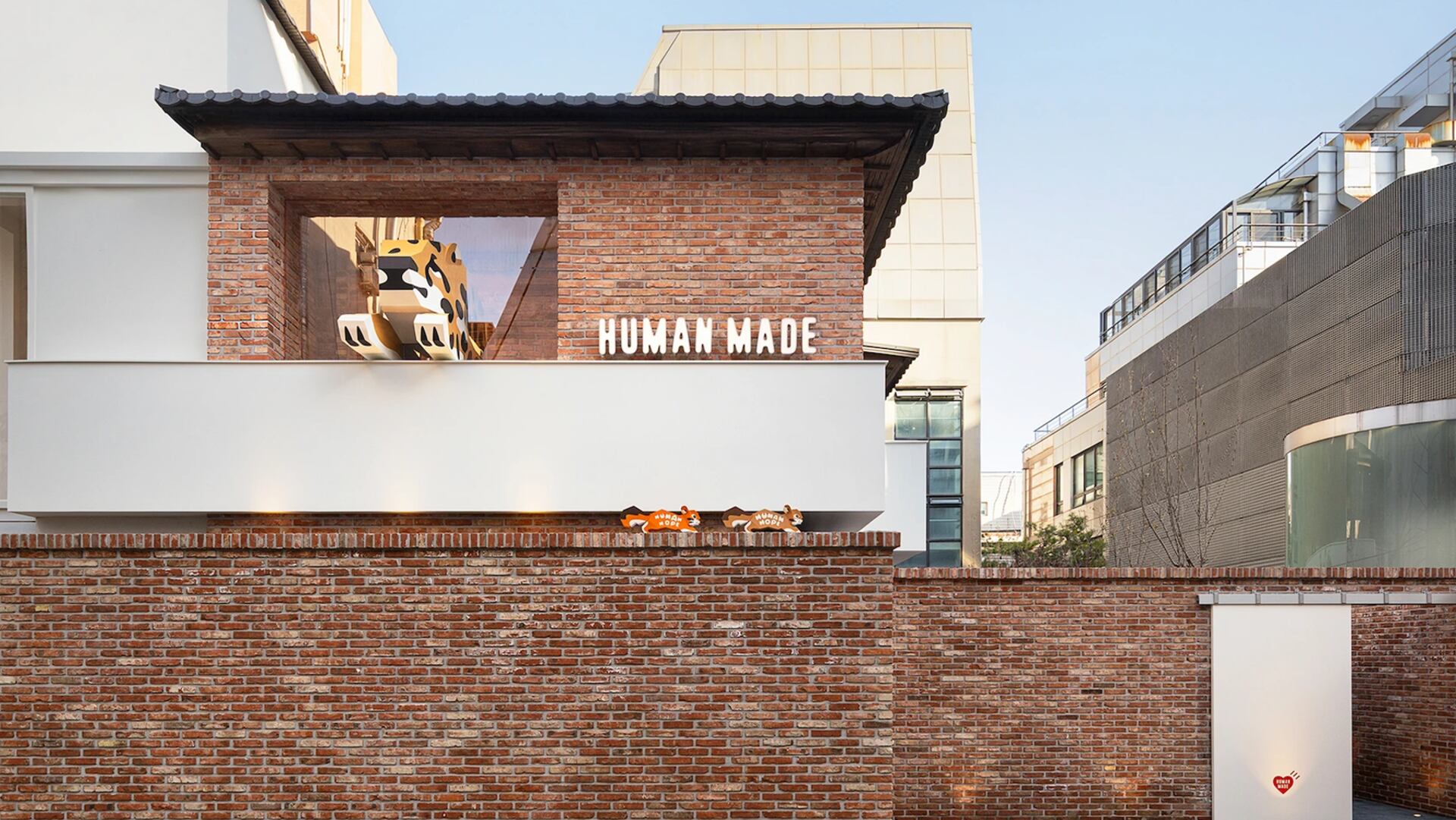邦楽 TOKYO SUITE Selected by NIGO human made Nigo-designed, Pharrell-backed streetwear label Human Made lists