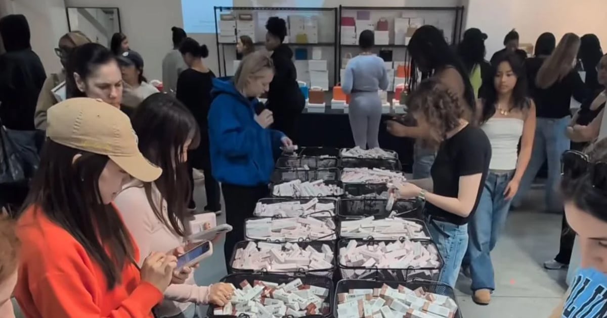 Do Beauty Brands Need Sample Sales? Do Beauty Brands Need Sample Sales?