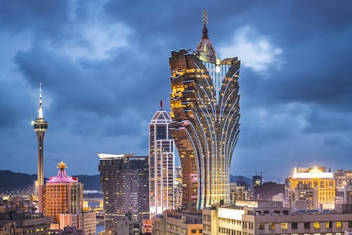 Hong Kong Luxury Migrating to Macau Along With Chinese Tourists