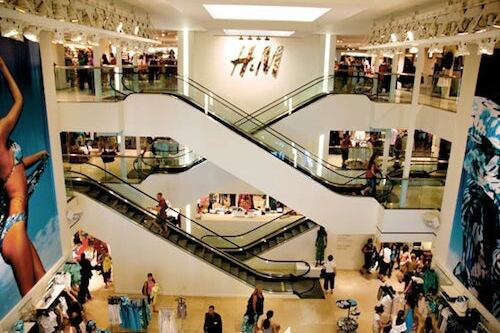 H&M Launches U.S. Online Sales After Delays