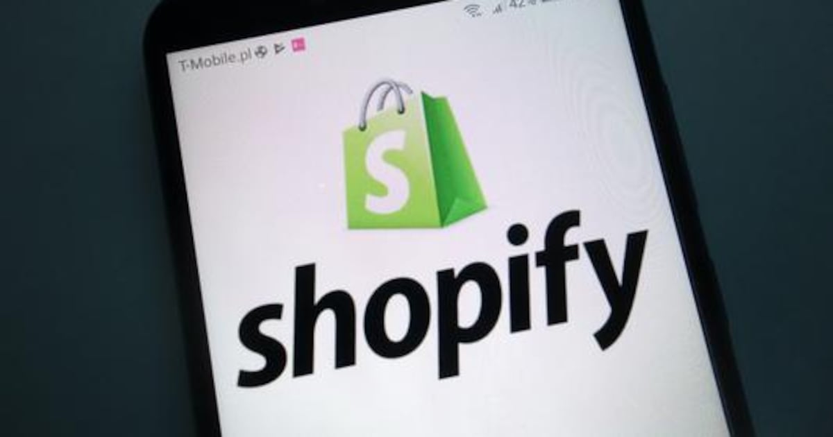 Shopify Falls on Surprise Loss, Hit From Logistics Unit Sale