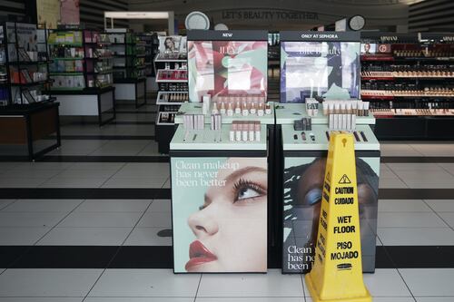 Why Beauty Brands Need to Step Up Their E-Commerce Game. Now.